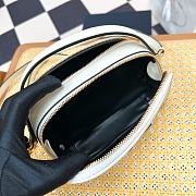 Prada Odette Leather Mini-bag White Size 13x18x6 cm - 2