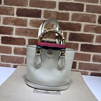 Gucci Diana Small Tote Bag White ‎750396 Size 22 x 20.5 x 11.5cm