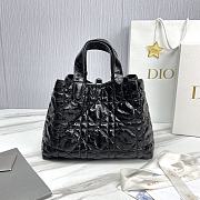 Medium Dior Toujours Bag Black Macrocannage Crinkled Calfskin Size 28.5 x 21.5 x 17 cm - 2