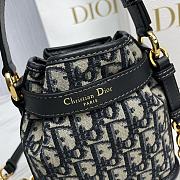 Small C'est Dior Bag Blue Dior Oblique Jacquard Size 17 x 18 x 7 cm - 2