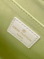 Louis Vuitton M46842 Favorite Latte/Matcha Size 24 x 14 x 9 cm - 2