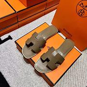 Hermes Oran Sandal Étoupe Color - 1