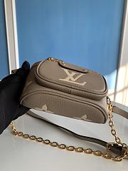 Louis Vuitton M83219 Mini Bumbag Bicolour Size 17 x 12 x 9.5 cm - 5