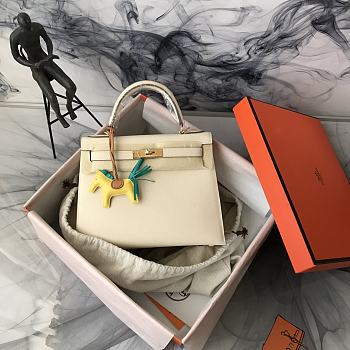 Hermes Kelly Cream With Gold Hardware Size 28cm