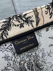 Large Dior Book Tote Beige and Black Toile de Jouy Soleil Embroidery Size 42 x 35 x 18.5 cm - 3