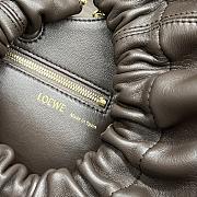 Loewe Small Squeeze Bag In Nappa Lambskin Chocolate Size 29X24X10.5 cm - 3