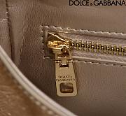 DG Logo Bag Top-handle Bag Gold Size 13.5 x 17.5 x 6.5 cm - 5