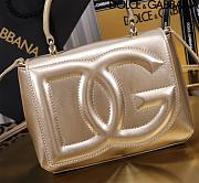 DG Logo Bag Top-handle Bag Gold Size 13.5 x 17.5 x 6.5 cm - 3