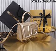 DG Logo Bag Top-handle Bag Gold Size 13.5 x 17.5 x 6.5 cm - 4