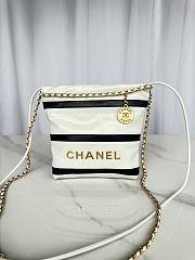 Chanel 22 Mini Handbag White & Black AS3980 Size 20 × 19 × 6 cm - 1
