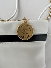 Chanel 22 Mini Handbag White & Black AS3980 Size 20 × 19 × 6 cm - 5