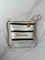 Chanel 22 Mini Handbag White & Black AS3980 Size 20 × 19 × 6 cm - 4