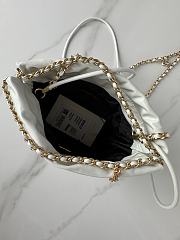 Chanel 22 Mini Handbag White & Black AS3980 Size 20 × 19 × 6 cm - 2