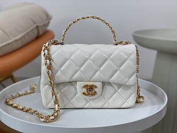 Chanel 23S Shiny Lambskin White AS4023 Size 20 x 15 x 5 cm