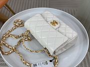 Chanel 23S Shiny Lambskin White AS4023 Size 20 x 15 x 5 cm - 4