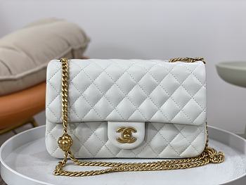 Chanel Small Classic Handbag with Heart Pearl Crush White Lamskin 14.5 × 23 × 6 cm