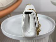 Chanel Small Classic Handbag with Heart Pearl Crush White Lamskin 14.5 × 23 × 6 cm - 6