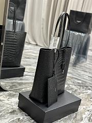 Shopping Saint Laurent Toy In Crocodile-Embossed Leather Black Size 25x28x8cm - 5