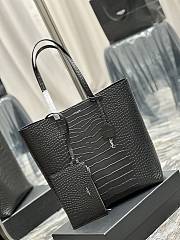 Shopping Saint Laurent Toy In Crocodile-Embossed Leather Black Size 25x28x8cm - 4