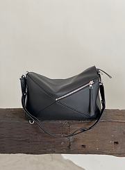 Loewe Large Puzzle Bag In Shiny Calfskin Black Size 38x19x23cm - 2