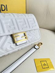 Fendi Baguette White Nappa Leather Bag 27x15x6cm - 2