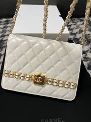 Chanel 24S White Leather Chain Bag 18.5x14.5 cm - 4