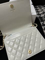 Chanel 24S White Leather Chain Bag 18.5x14.5 cm - 5