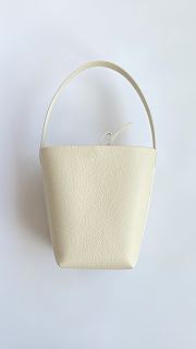 The Row Small N/S Park Tote in Leather White 25x22x12cm - 4