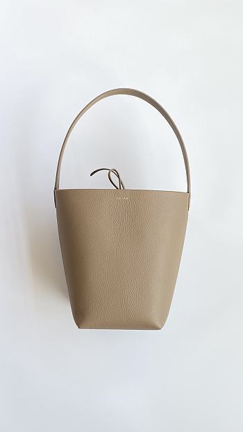 The Row Small N/S Park Tote in Leather Dark Taupe 25x22x12cm