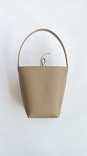 The Row Small N/S Park Tote in Leather Dark Taupe 25x22x12cm - 4