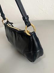 Prada Re-Edition 2002 Small Leather Shoulder Bag 23×5×10cm  - 4