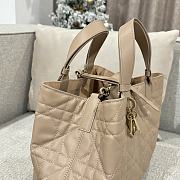 Medium Dior Toujours Bag Powder Beige Macrocannage Calfskin 28.5x21.5x19cm - 3