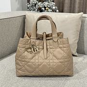 Medium Dior Toujours Bag Powder Beige Macrocannage Calfskin 28.5x21.5x19cm - 4