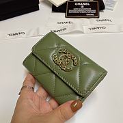 CHANEL 19 Flap Card Holder Khaiki Green size 11x9 cm - 5