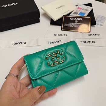 CHANEL 19 Flap Card Holder Green size 11x9 cm