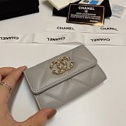 CHANEL 19 Flap Card Holder Gray size 11x9 cm - 5