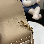 Gucci Leather Chain Wallet Beige 20x13x6cm - 2