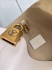 LV Low Key Hobo MM Limestone Gray M25022 31x35x18cm - 3