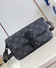 LV Montsouris Bag M83567 22x12x6cm - 1