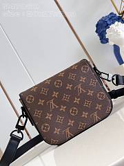 LV Montsouris Messenger PM​ M47060 20x17x7cm - 4