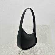 The Row Half Moon Bag in Leather Black 21×6×13.5cm - 4