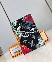 LV Passport Cover Monogram Surfin M83479 10x14x2.5cm - 1