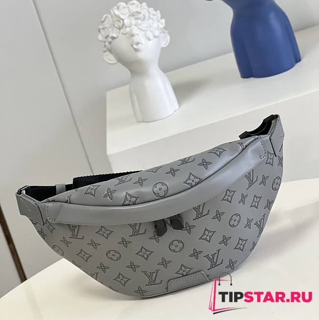 LV Discovery Bumbag Anthracite Grey Monogram Shadow Calf Leather M46108 44x15x9cm - 1