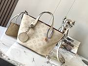 LV Blossom PM Beige M21909 20x20x12.5cm  - 4