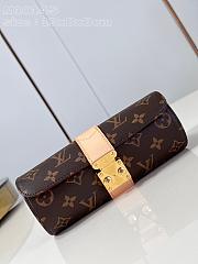 LV Etui Bijoux Monogram Canvas M10145 19x8x8cm - 1