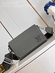 LV Takeoff Messenger PM Khaki M25125 22x16.5x7cm - 1