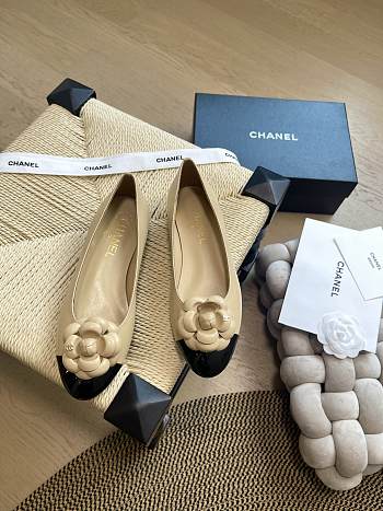 CC Ballet Flats Camellia Lambskin Beige/ Black