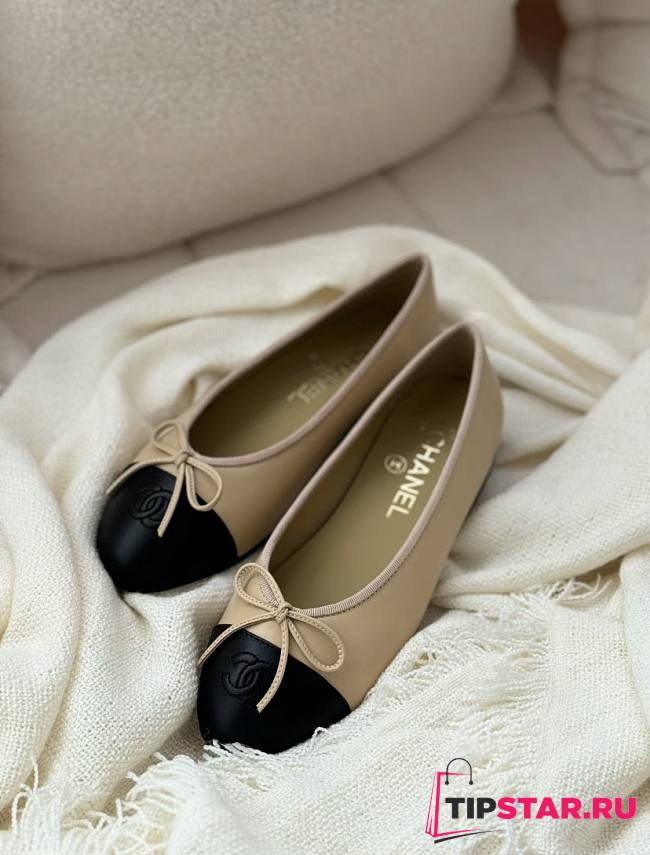 CC Ballet Flats Lambskin Beige/ Black - 1