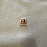 Hermes Logo H White - 6