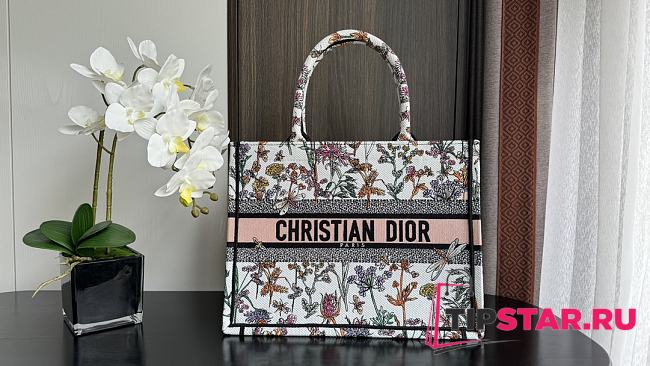 Medium Dior Book Tote White Multicolor Dior Herbarium Embroidery 36x27.5x16.5cm - 1